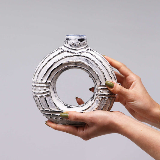 Runde Vase in Donutform – Cremefarben, 18 cm