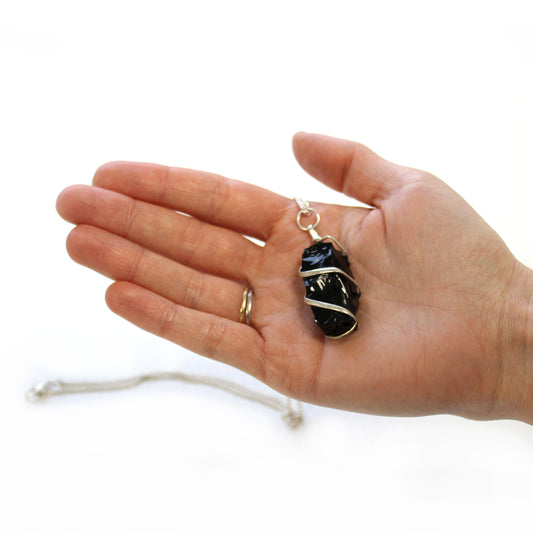 Kaskadengewickelte Edelsteinkette - Roher schwarzer Onyx