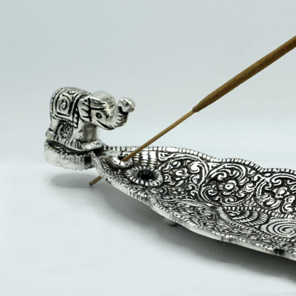 Porte-encens long éléphant en aluminium poli 20 cm