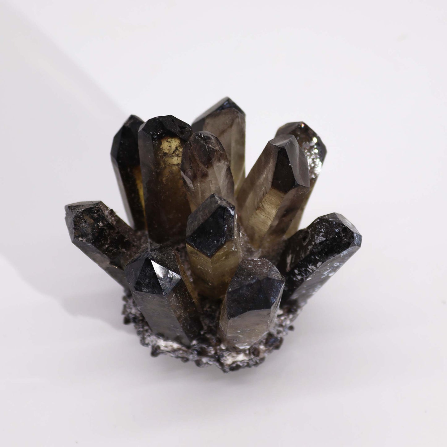 Handgefertigter natürlicher Quarzcluster – Rauchiger Phantomquarz (ca. 250–300 g, 8 cm)