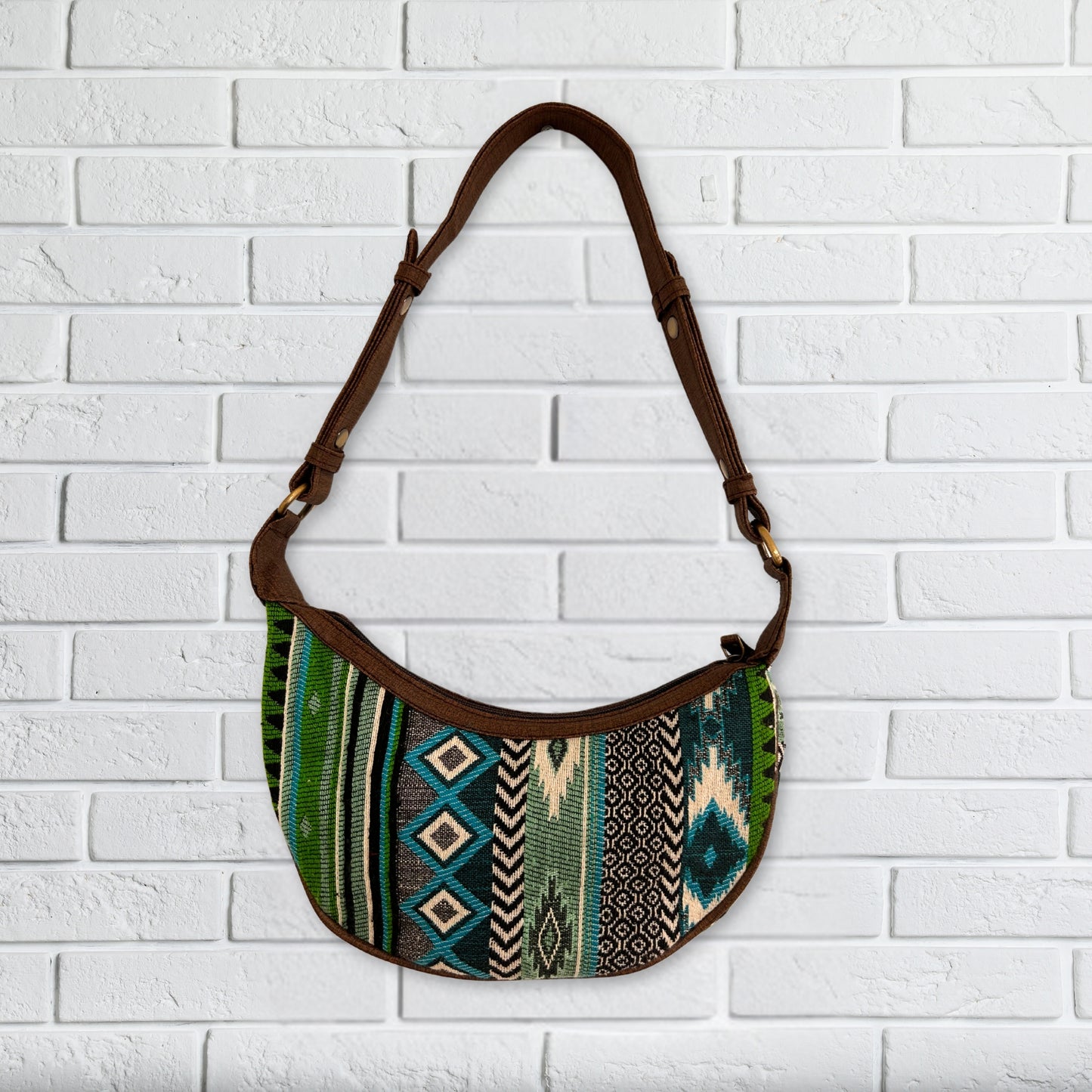 Jacquard-Hobo-Tasche – kräftiges Grün (brauner Riemen)