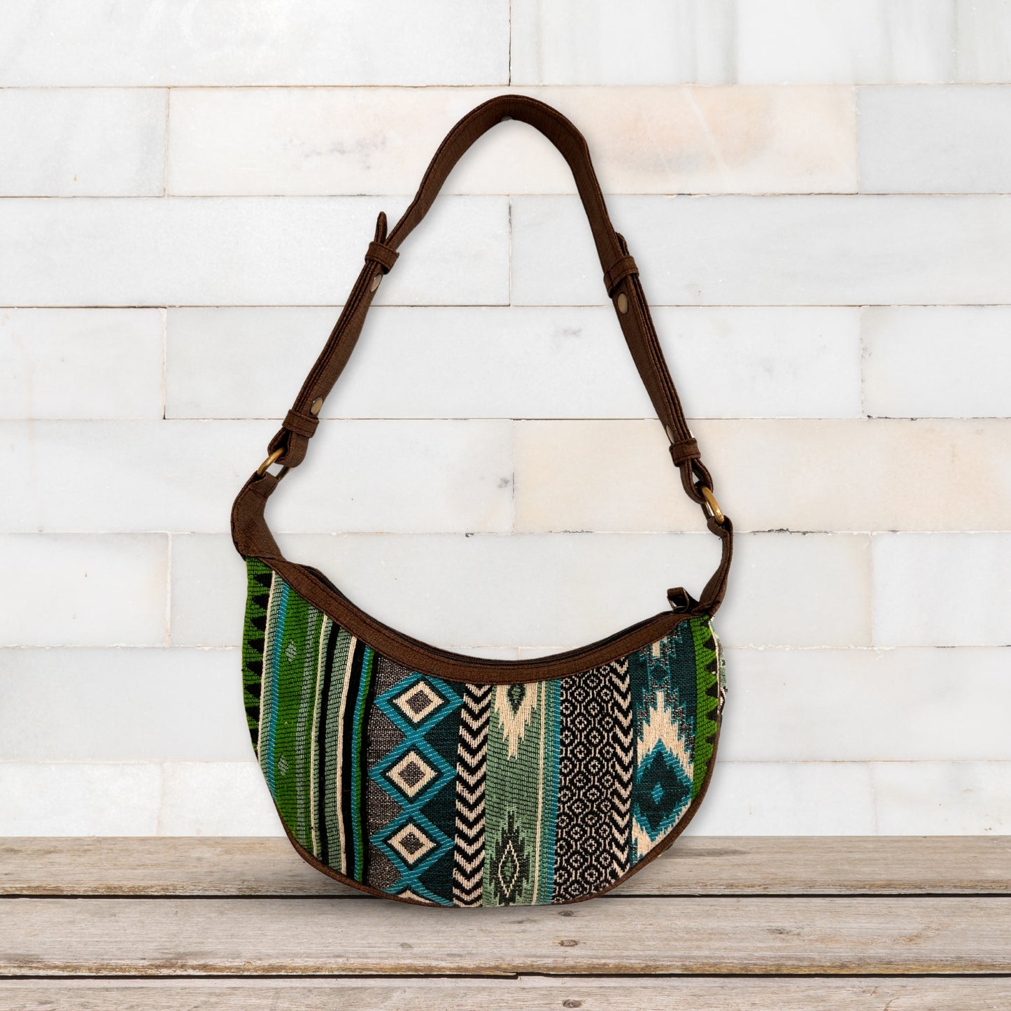 Jacquard-Hobo-Tasche – kräftiges Grün (brauner Riemen)