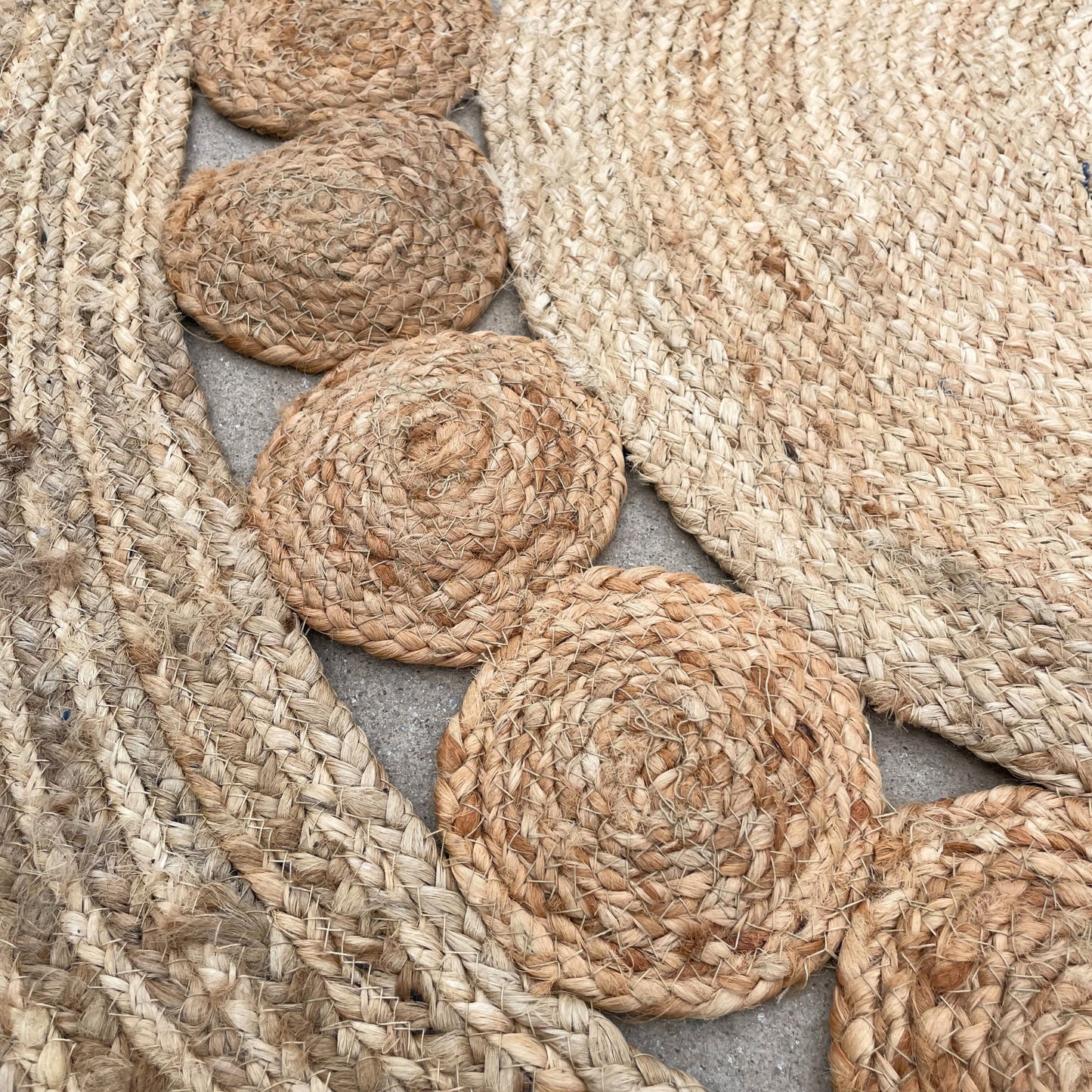 Grand tapis rond en jute doux avec des cercles à l'intérieur 120 cm