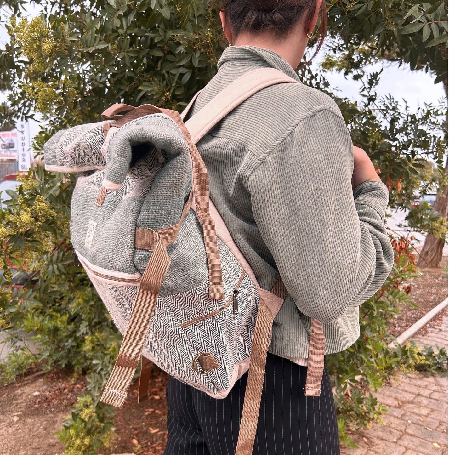 Hanf-Trekking-Rolltop-Rucksack - Salbeigrün