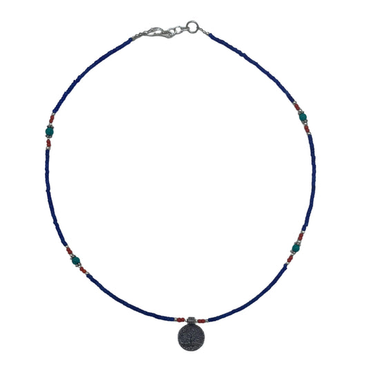 Nepalesische Halskette mit extrafeinen Edelsteinen – blauer Onyx und Lebensbaum