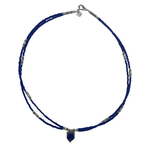 Extradünne zweireihige nepalesische Halskette - Anhänger aus blauem Onyx und Lapislazuli