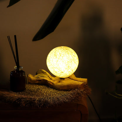 Lampe de table avec abat-jour sphérique - Crème