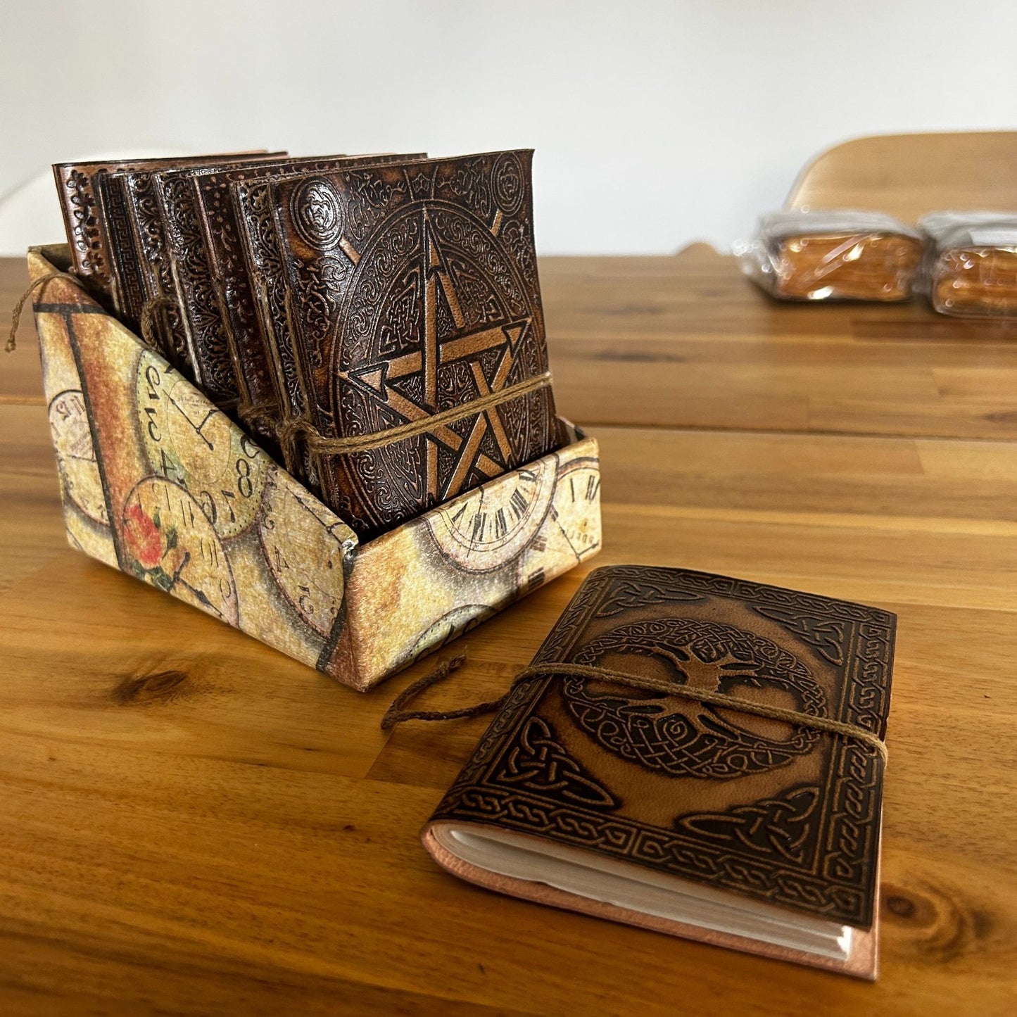 Carnets en cuir de taille moyenne assortis (5 x 3,5 pouces) - Vitrine