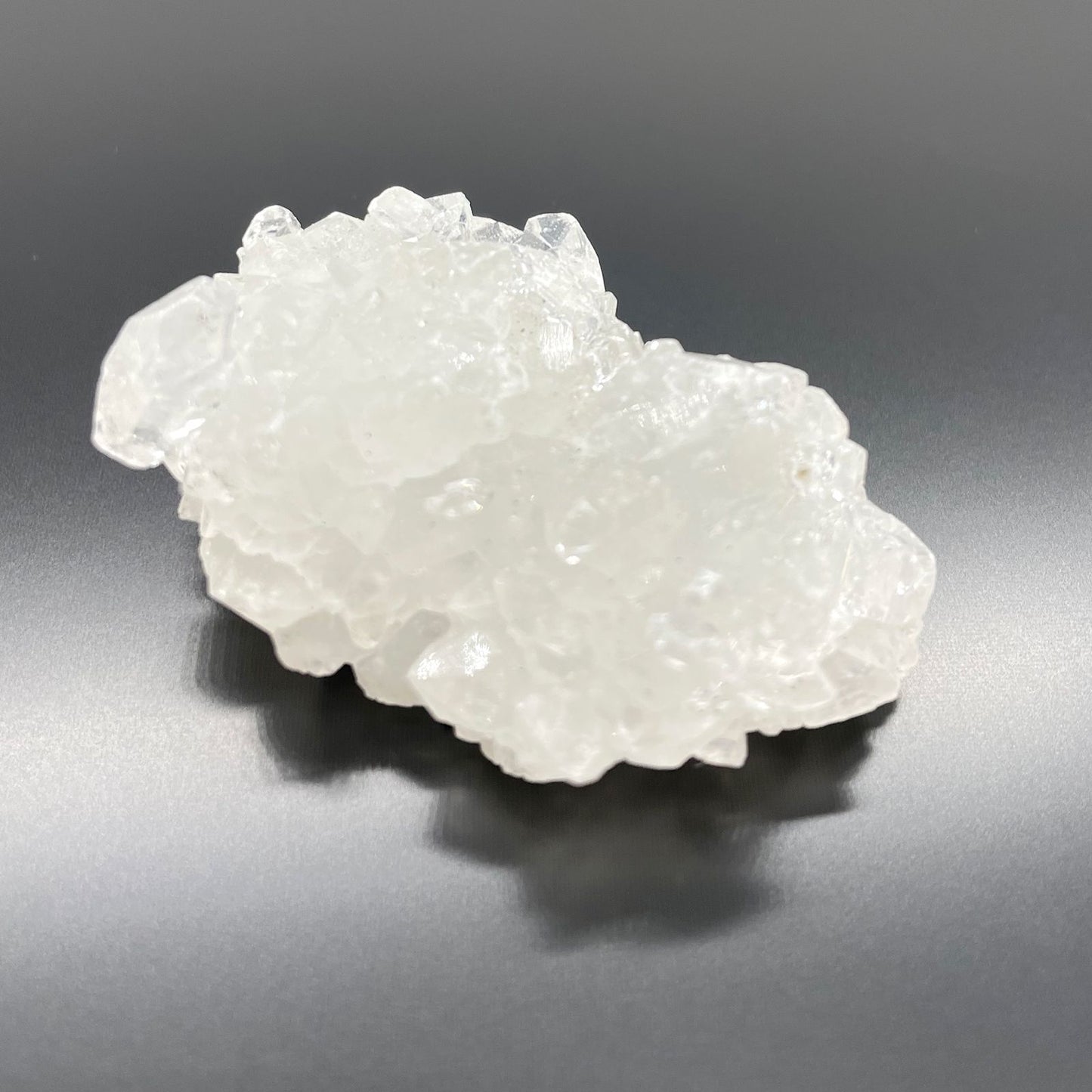 Amas d'apophyllite blanche de 20 à 30 mm