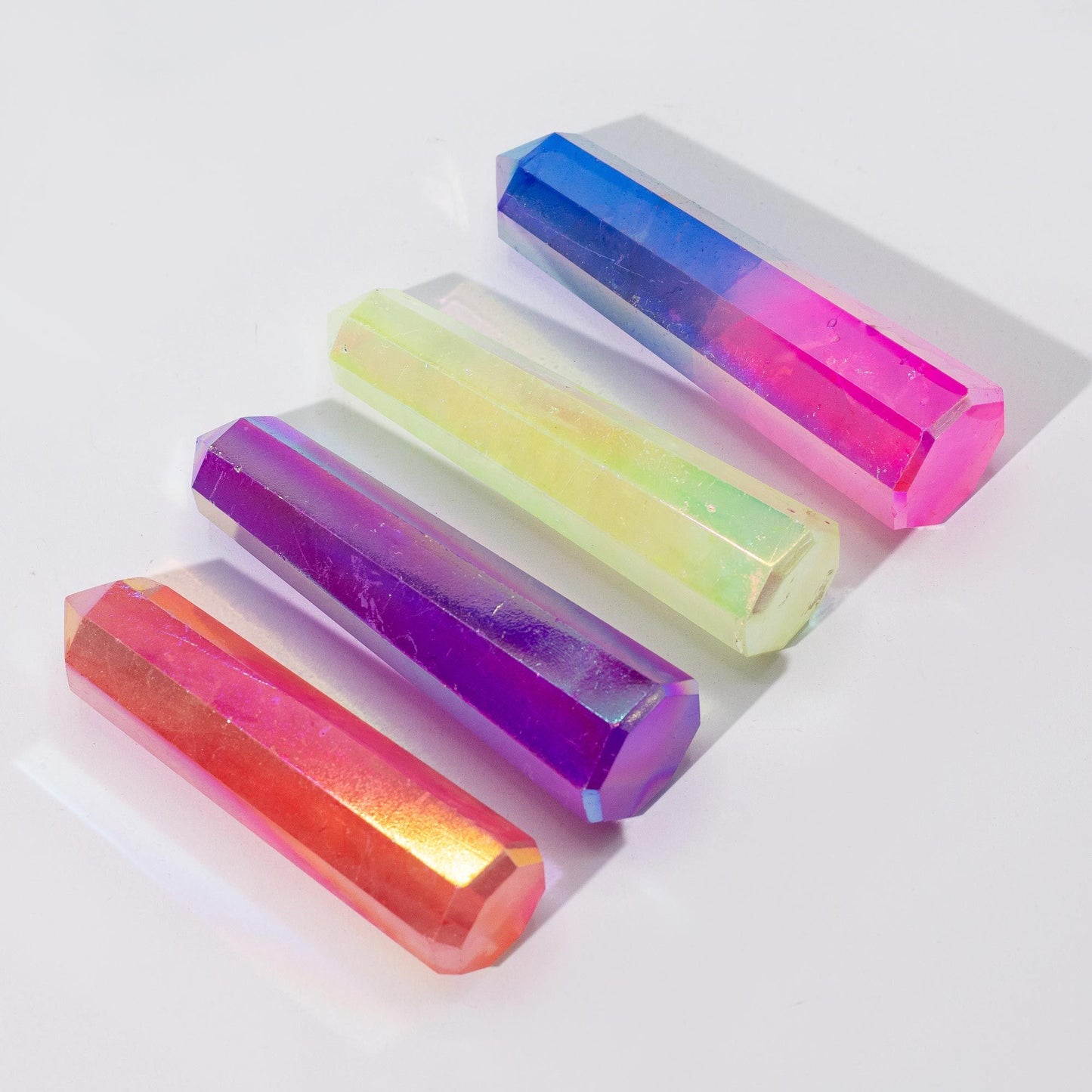 Edelstein-Obelisken ca. 9 cm – Aura-Quarzkristall – Lila