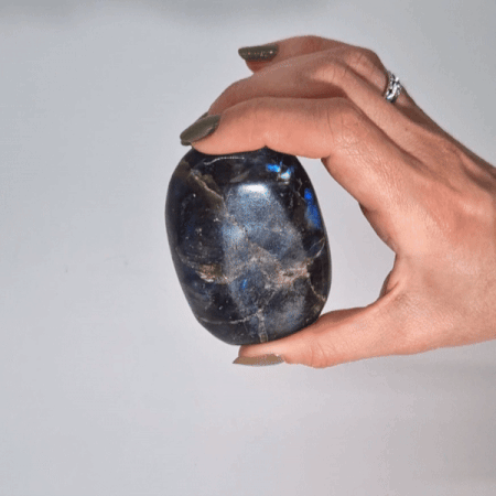 Piedras de Labradorita de Madagascar - Tumba (aprox 80-168g 40-60mm)
