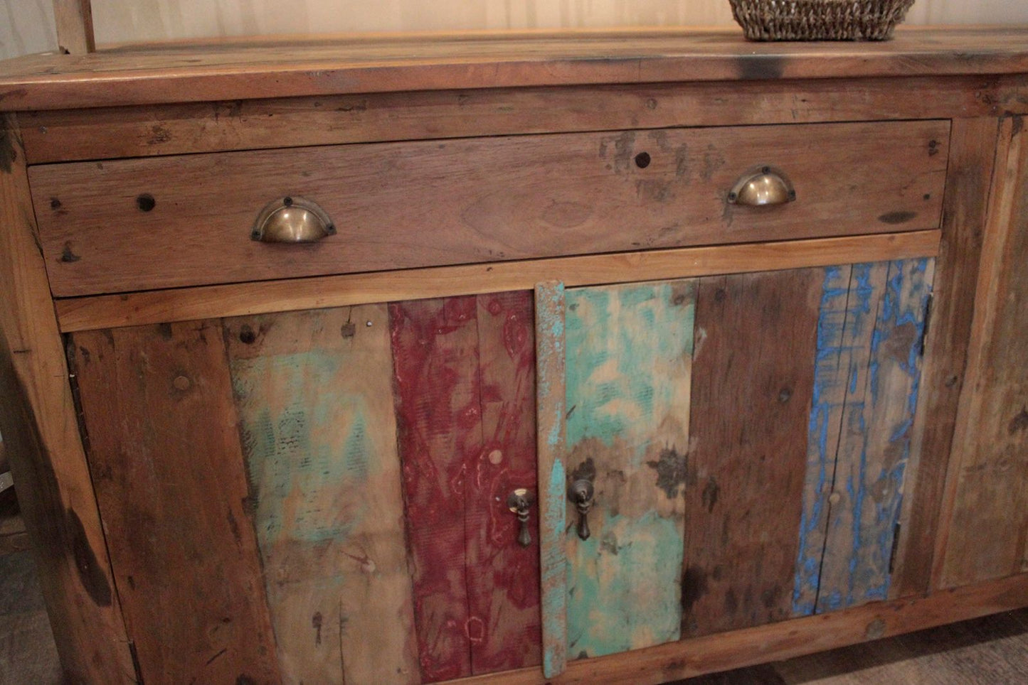 Soporte de exhibición para bombas de baño - madera reciclada