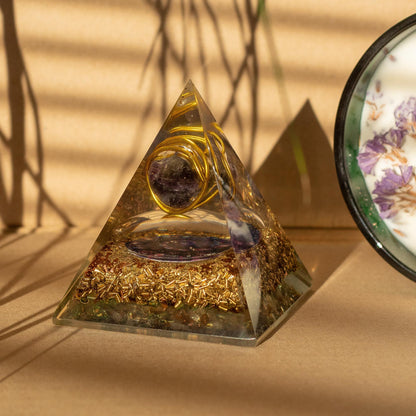 Pyramides d'organite Med 7x6 cm - Améthyste enveloppée - Paillettes de cuivre