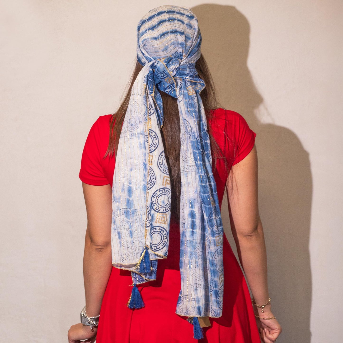 Nomad Sari Foulard imprimé Marbella pour l'été - Bleu avec doré (180x50cm)