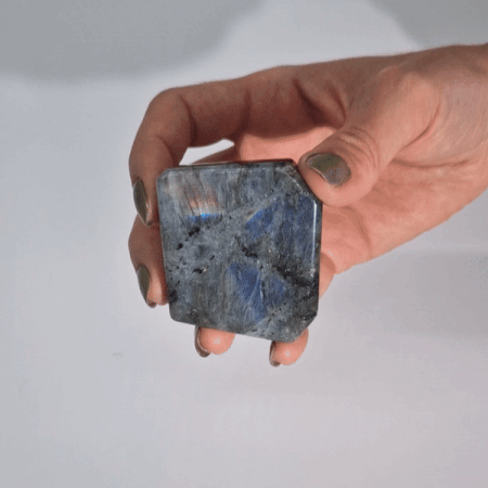 Piedras de Labradorita de Madagascar - Tumba (aprox 80-168g 40-60mm)
