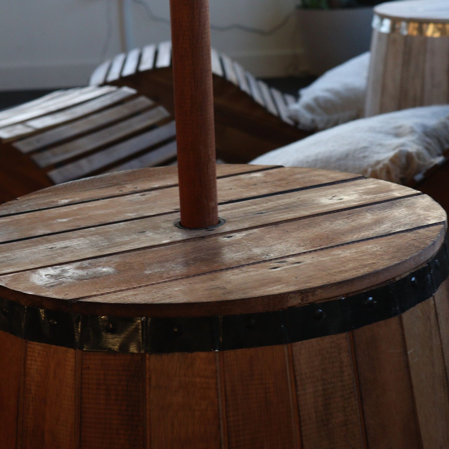 Table et porte-parapluie pour fûts de bière - Naturel