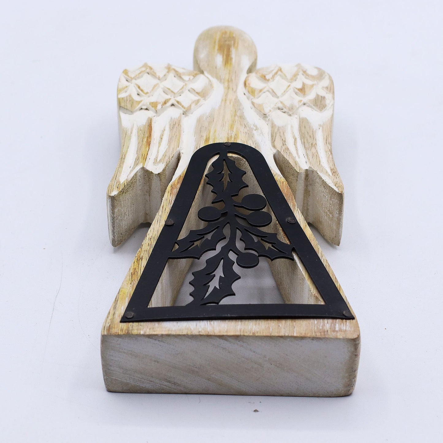 Ángel de madera de mango - Encalado con decoración de hierro recortado - 18 cm
