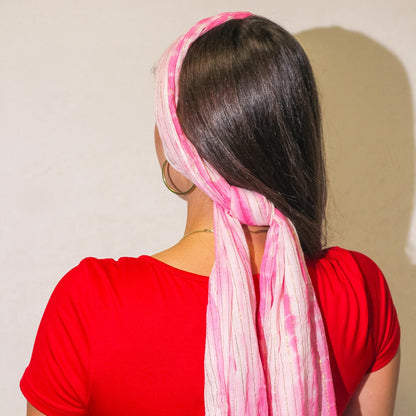 Foulard rose vif Nomad Sari pour les fêtes - Fil doré (180×50 cm)