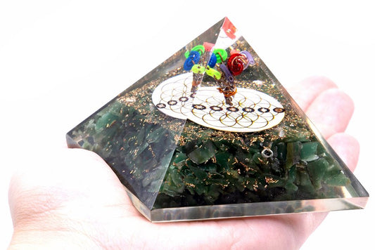 Orgonit-Pyramide, groß, 70 mm – Chakra-Edelsteine ​​– grüner Aventurin und Blume des Lebens – 70 mm