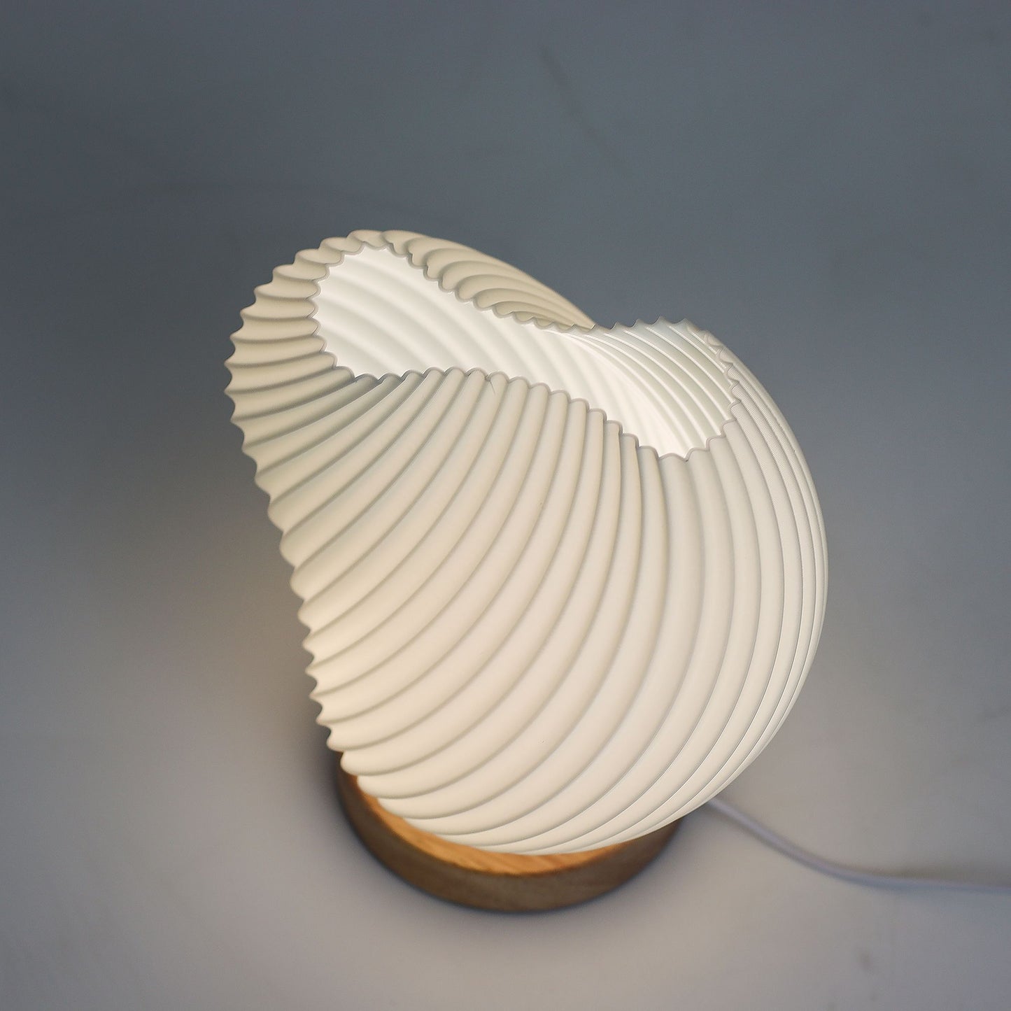 Lampe New Wave - USB - 3 réglages - Twisted Shell
