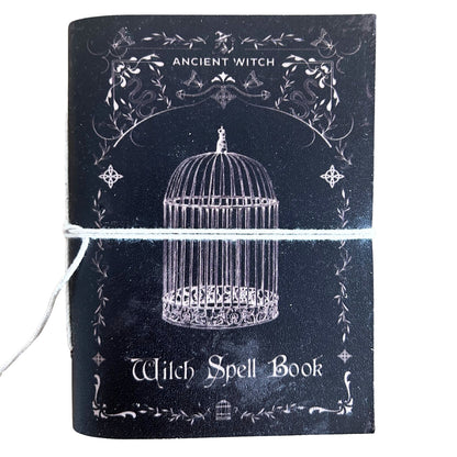 Verschiedene Hexenritual-Notizbücher - Leder (15,2 x 11,4 cm) - Vitrine