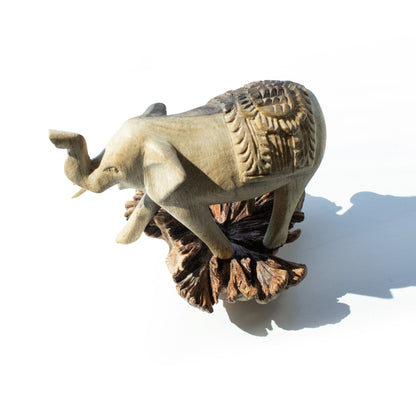 Talla en madera de arte parásito hecha a mano - Elefante caminando