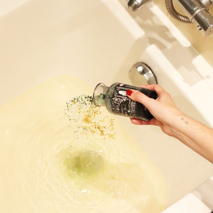Potion de bain de sorcière ancienne et amulette en cristal d'aventurine - Prospérité