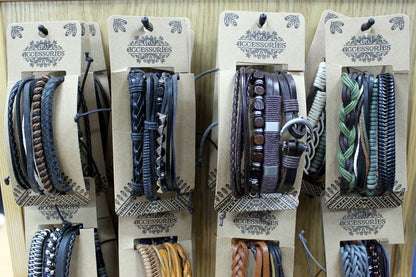 Pulsera de Hombre - Metal Y Cuero (color aleatorio)