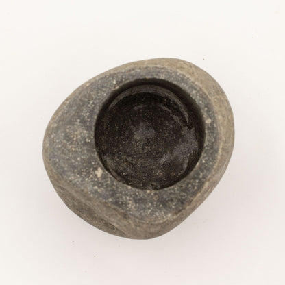 Dekorativer Mörser und Stößel aus natürlichem Flussstein – mittelgroß (ca. 12x8 cm)