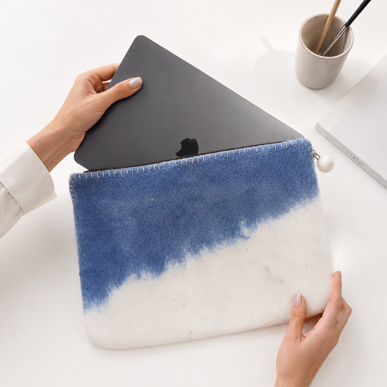 Funda de fieltro para portátil (hasta 14")  - Horizonte Azul