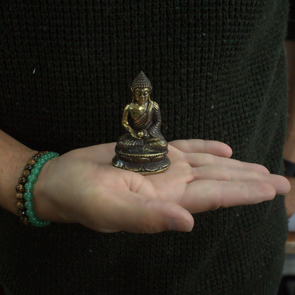 Mini Buda sentado meditando