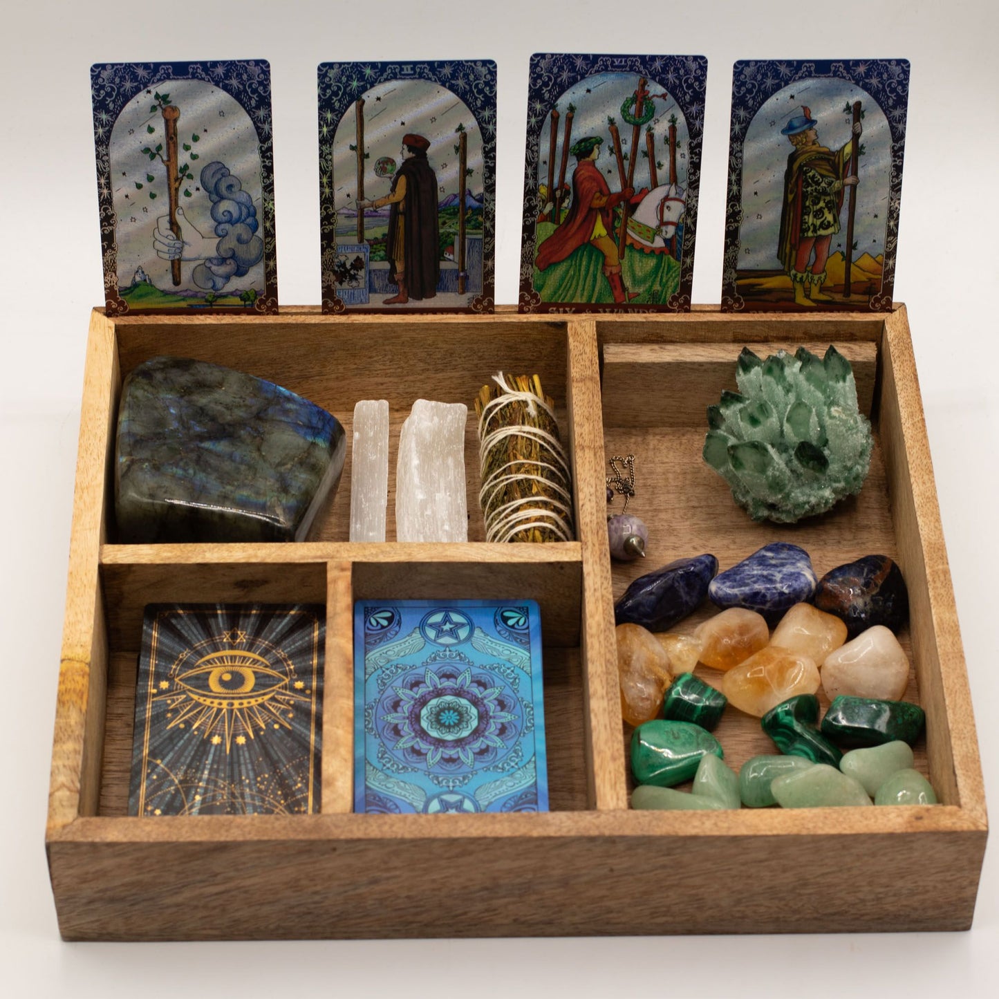 Tarotbox mit vier Fächern und Kartenständer