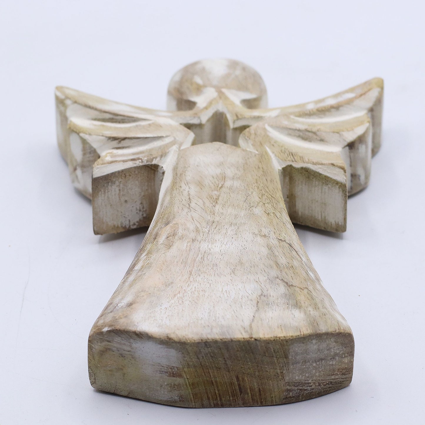 Ángel de Madera de Mango - Acabado Blanqueado con Estrella Calada - 18 cm
