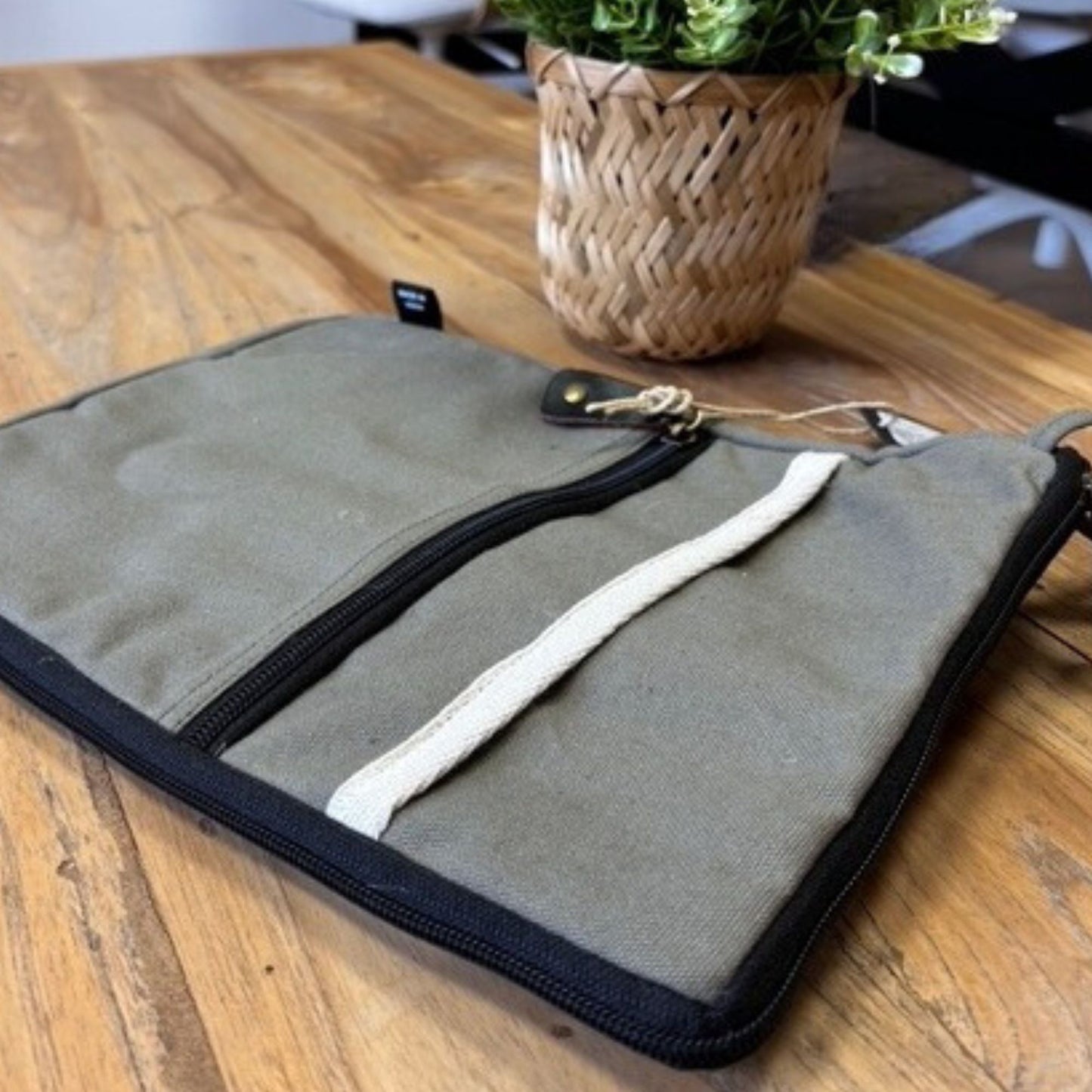Große Canvas-Laptophülle - Olivgrün