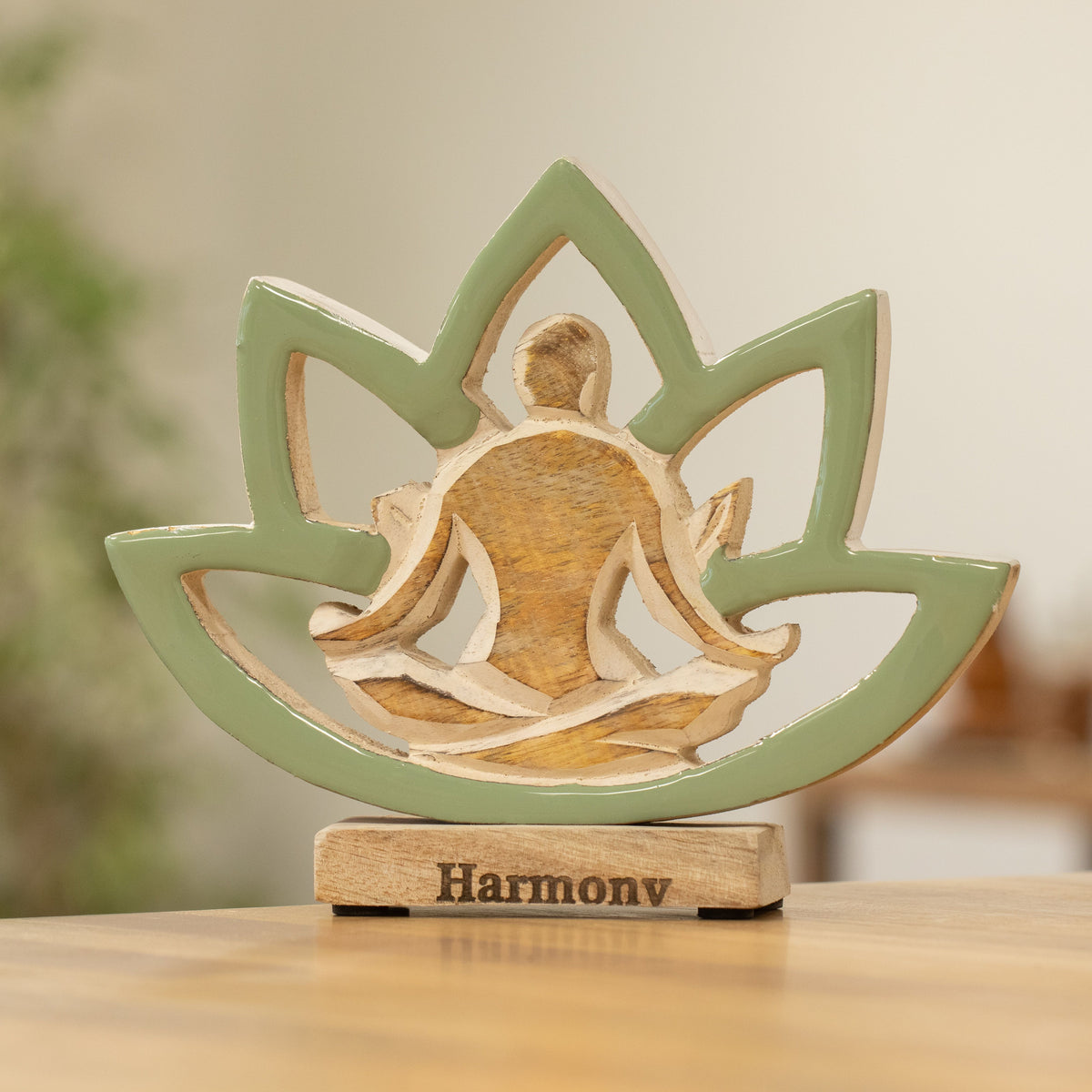 Yoga Mujer de Madera - Flor de Loto - Salvia - Armonía