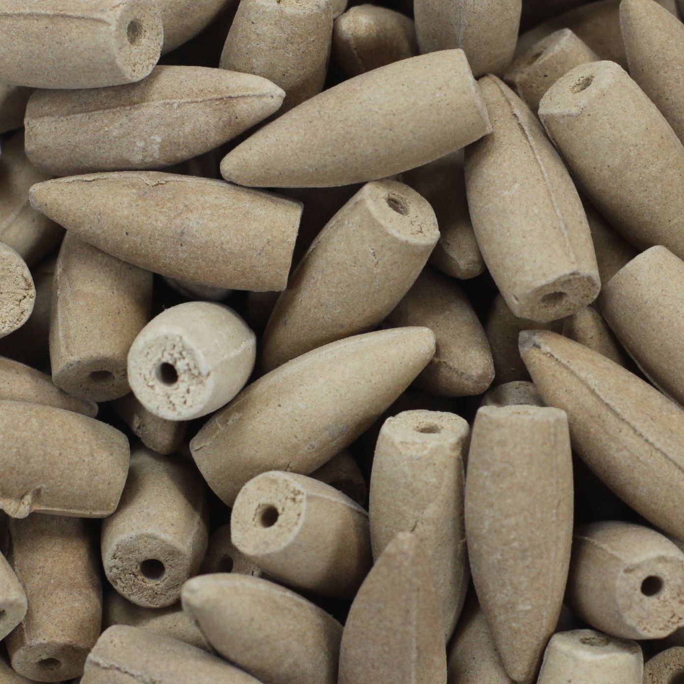 Schachtel mit Backflow-Räucherkegeln 500 g – Vanille (ca. 225 Stück)