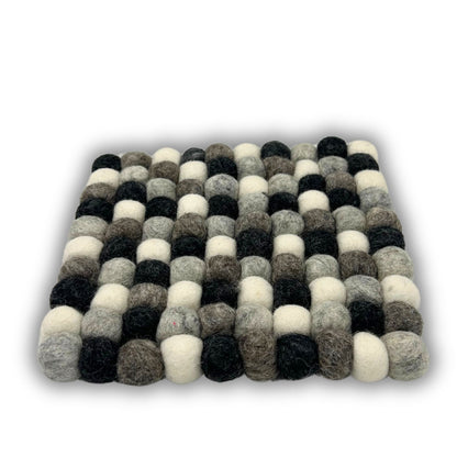10 cm große quadratische Filzuntersetzer, mehrfarbiges Grau (4er-Set)
