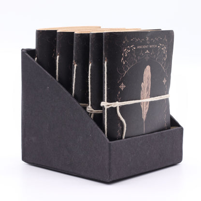 Verschiedene Hexenritual-Notizbücher - Leder (15,2 x 11,4 cm) - Vitrine