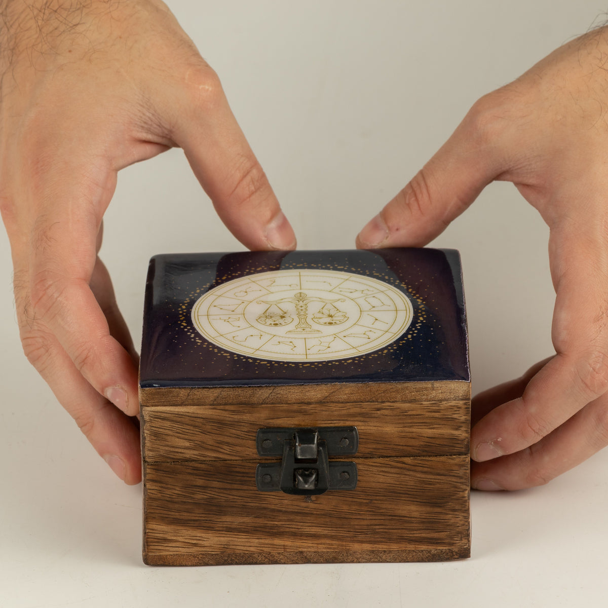 Pequeña caja esmaltada - Libra