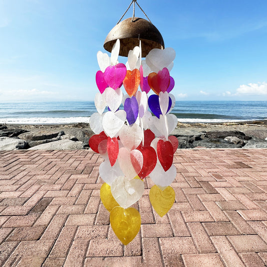 Windspiele aus Kokosnuss und Capiz – Große Herzen – 40 cm