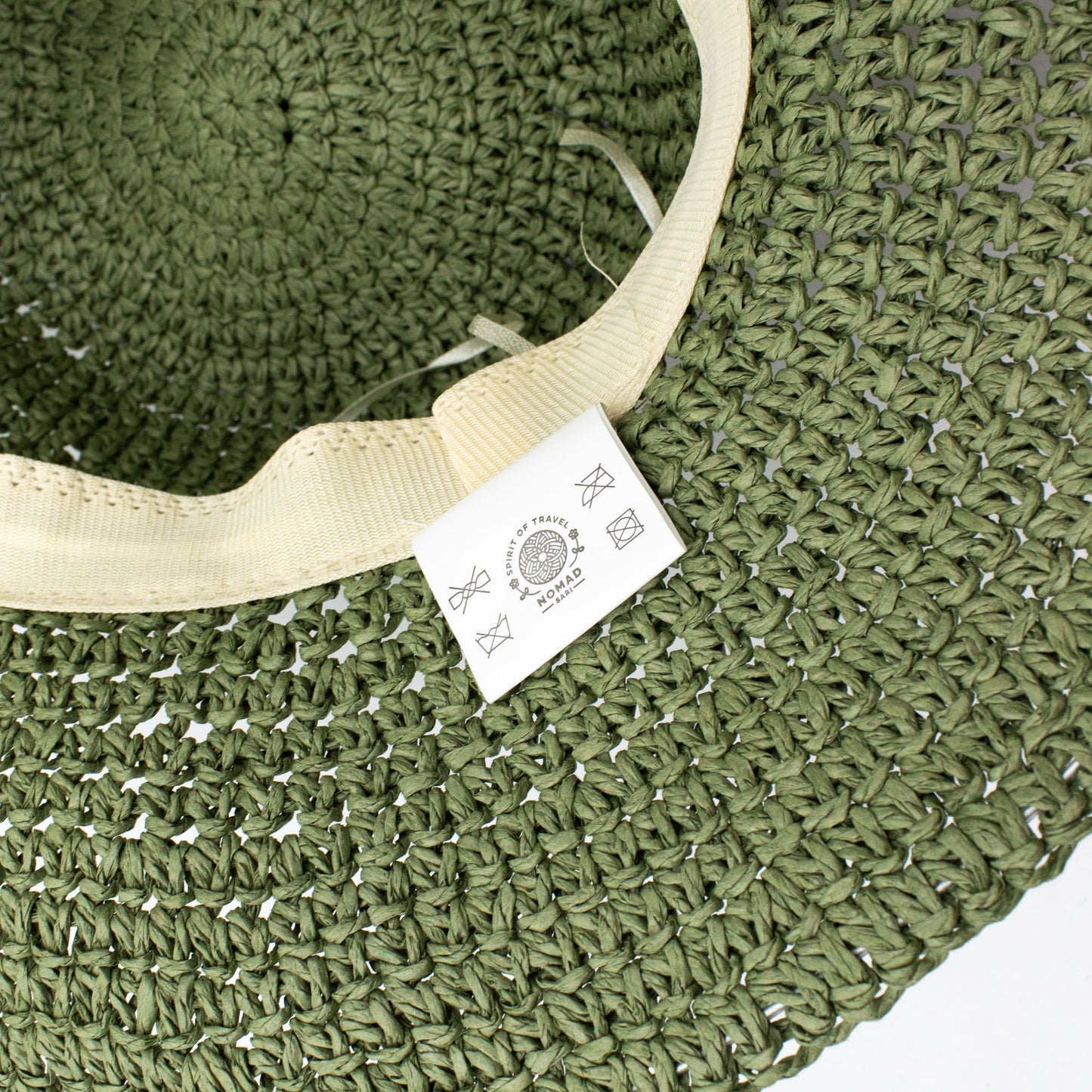 Chapeau de soleil souple en paille Nomad Sari - vert mousse
