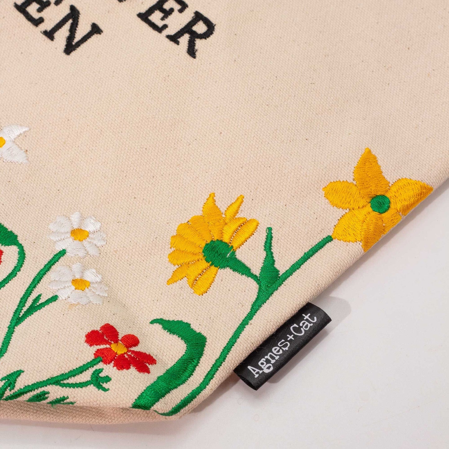 Agnes + Gato Jardín de flores silvestres Bolsa tote - Flores rojas