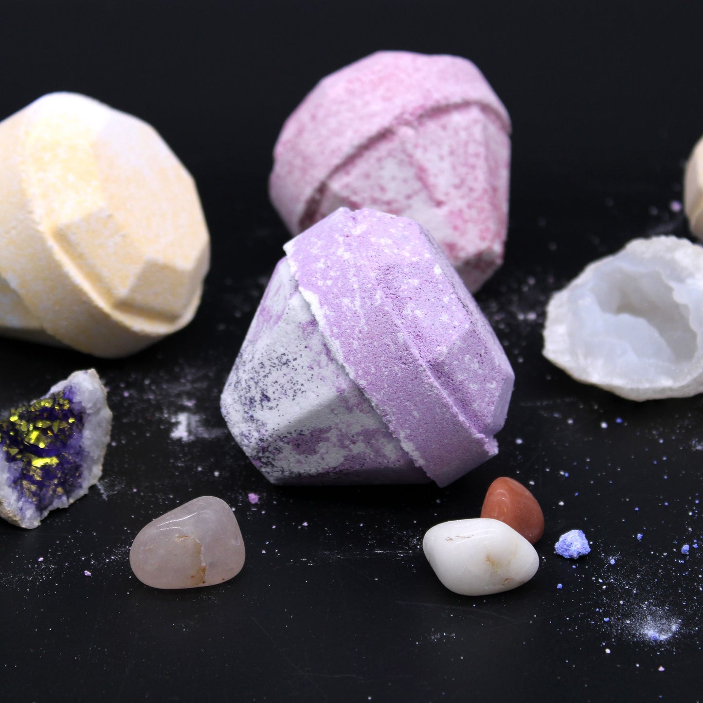 Bomba de Baño de Piedras Preciosas - Blanca y Roja