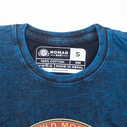 Camiseta de algodón lavado a piedra Nomad Sari - Mantente Salvaje, Hijo de la Luna - Azul - Pequeño