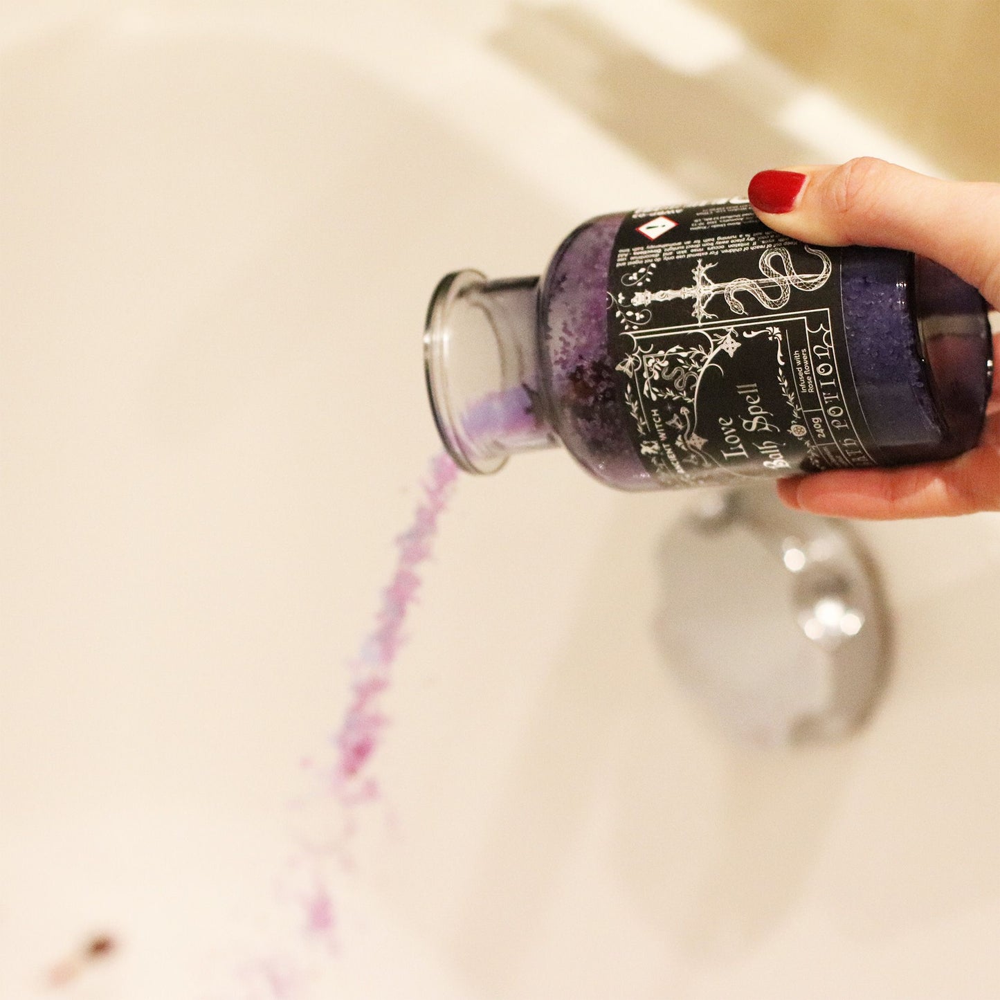 Antiguo hechizo de baño de bruja, poción y amuleto de cristal de cuarzo rosa - Amor