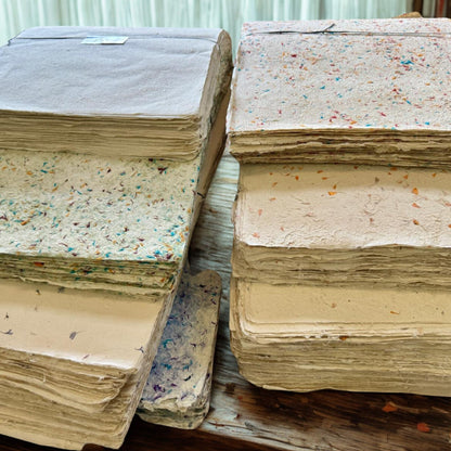 Papier cadeau fait main Lokta - Bleuet