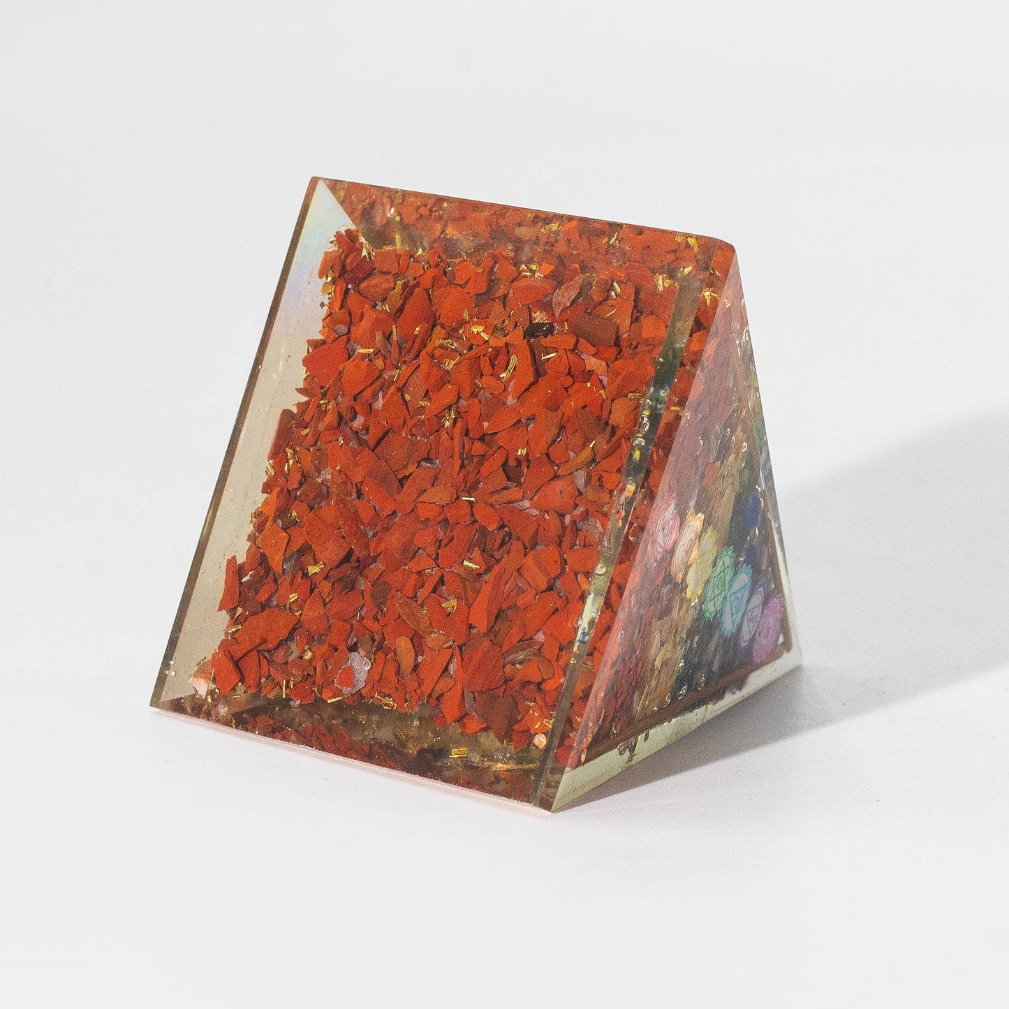 Mittelgroße Orgonitpyramiden 7x6cm – Kupferstäbe – 7 Chakra-Chips