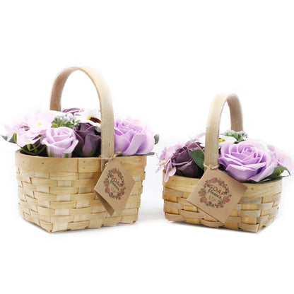 Bouquet dans un panier en osier - lilas moyens