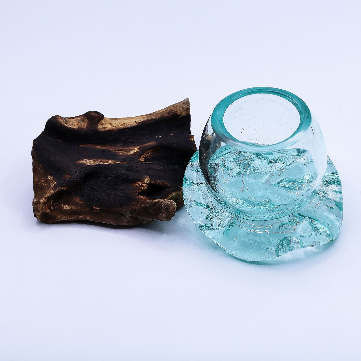 Petit aquarium miniature en verre fusionné sur bois, 20 cm