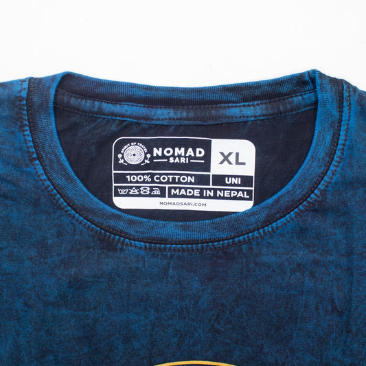 Nomad Sari Stone-Washed T-Shirt – Stay Wild, Moonchild – Blau – XL